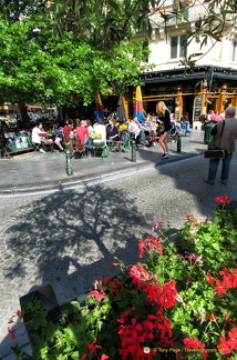 Outdoor cafés in Place Saint-Géry